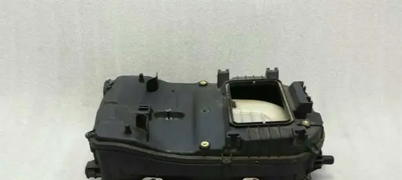 Mercedes-Benz SLK R172 Air filter box A6510901701