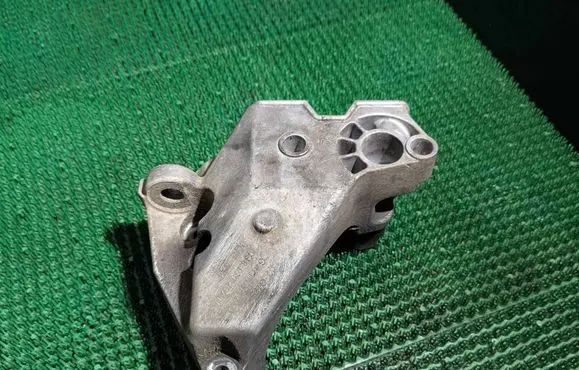 Volkswagen Golf IV Engine mounting bracket 038199207H VS51