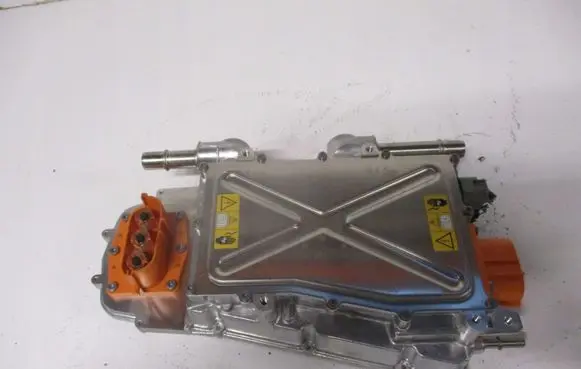 Peugeot Partner III Charging relay P8D275520AA