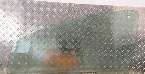 Toyota Prius (XW30) Front door window glass four-door 43R00034