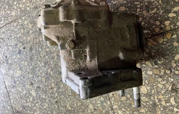 Gearbox transfer box case