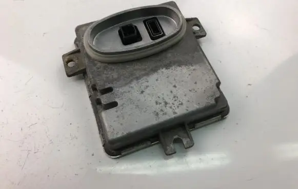 Volvo V70 Xenon control unit/module 6261110499