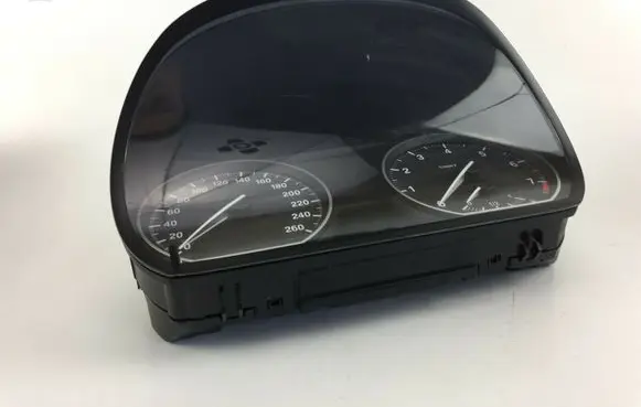 BMW 1 E81 E87 Speedometer (instrument cluster) 9141470 W1848