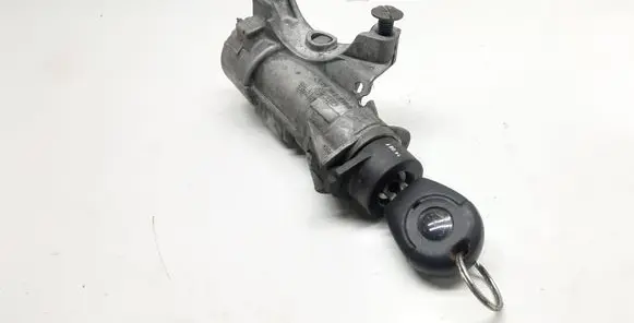 Volkswagen PASSAT B5 Ignition lock 4B0905851A