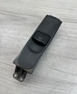Mercedes-Benz Vito Viano W639 Electric window control switch A6395451413 01617 037GS002