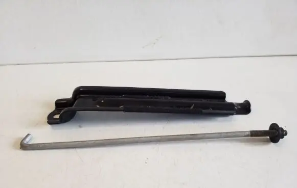 Battery bracket