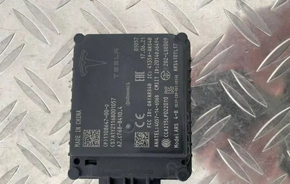 Tesla Model Y Distronic sensor radar 1108647-00-D