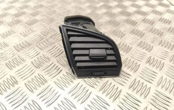 Skoda Fabia Mk3 (NJ) Dashboard side air vent grill/cover trim 6V0819702