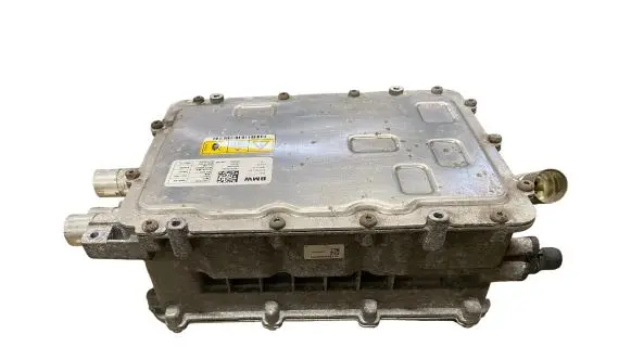 Voltage converter inverter