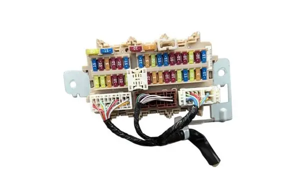 Nissan X-Trail T32 Fuse module c5107 4ol0b