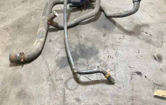Renault Trafic II (X83) Engine coolant pipe/hose