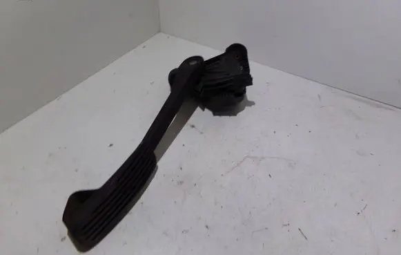 Volvo V70 Accelerator throttle pedal 9496822 00775902