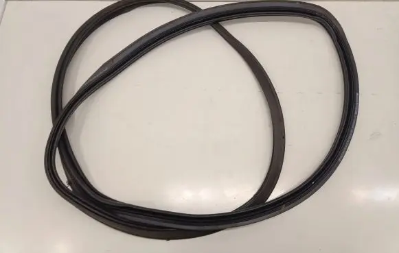 Audi A4 S4 B9 8W Trunk rubber seal (body) 8W9827705B