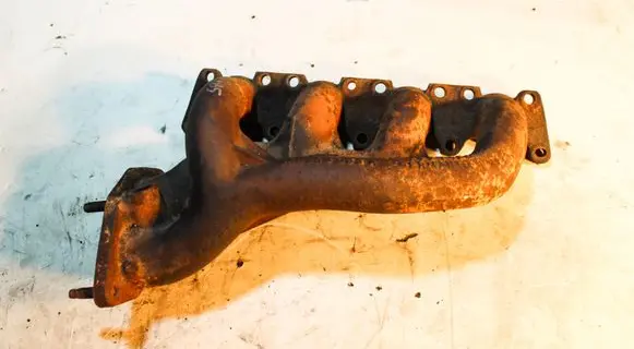 Audi A4 S4 B5 8D Exhaust manifold 058253033A