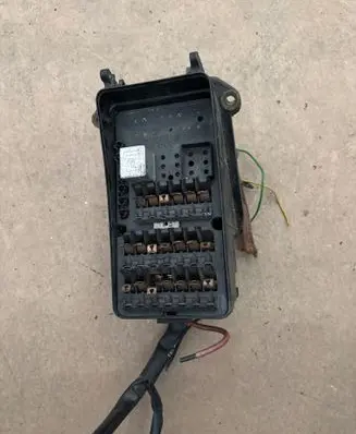 Mercedes-Benz C W203 Fuse box set 2015400450
