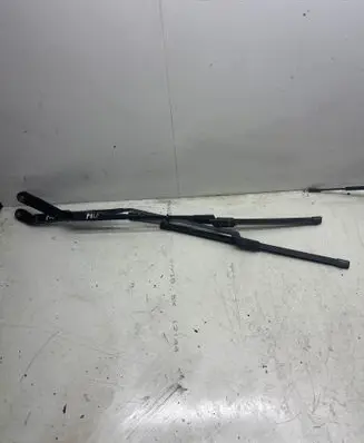 Front wiper blade arm