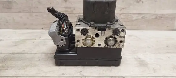 Toyota Corolla Verso E121 ABS Pump 4451013070 8954113040 FCC2510334