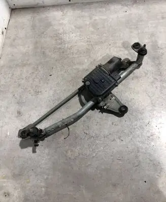 Volkswagen PASSAT B7 Front wiper linkage and motor 3AB955023