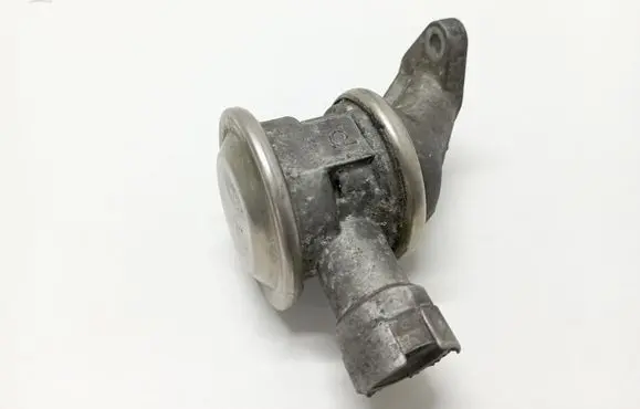 BMW 7 E65 E66 EGR valve 72823801