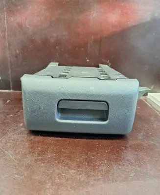 Volkswagen Golf Plus Glove box ZSB5M0881578A
