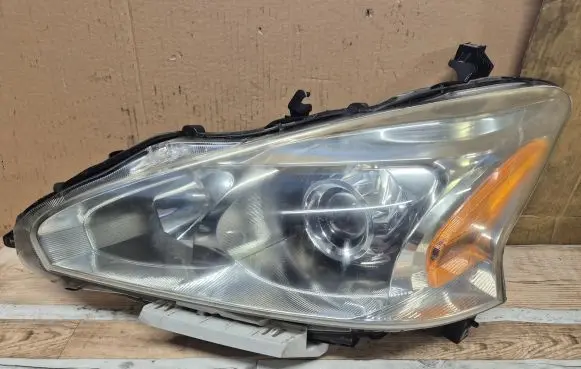 Nissan Altima Headlight/headlamp
