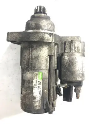 Volkswagen Golf V Starter motor 02M911023N