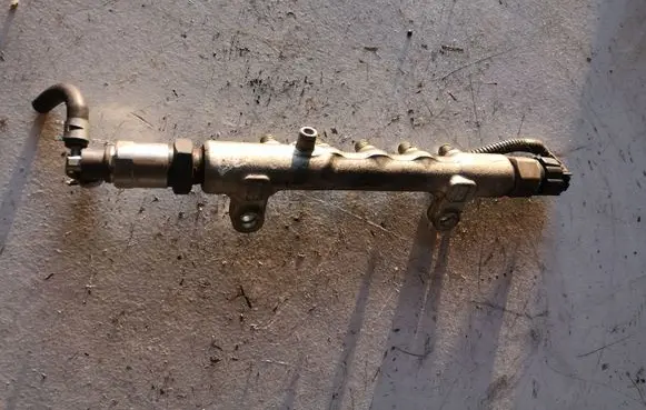 Lexus IS 220D-250-350 Fuel main line pipe