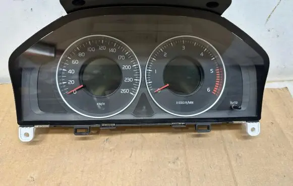 Volvo V60 Speedometer (instrument cluster) 31327581AA