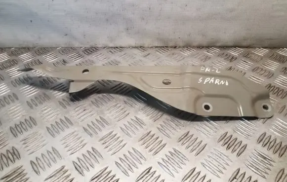 Mitsubishi Colt Fender mounting bracket
