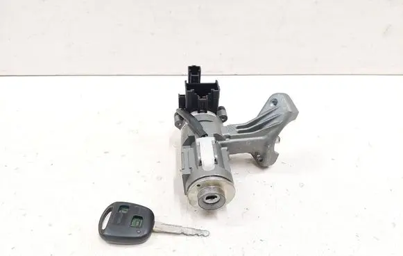 Toyota Corolla E120 E130 Ignition lock 45020024