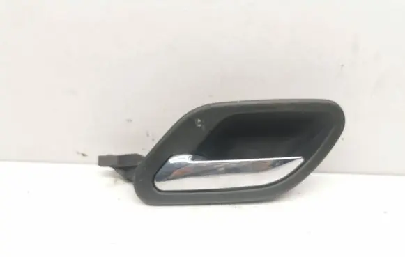 BMW 5 E39 Front door interior handle 8226049