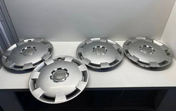 Audi A3 S3 8P R16 wheel hub/cap/trim 8P0601147A