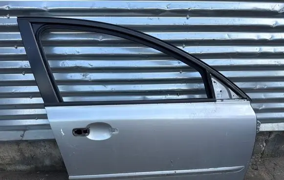 Volvo V50 Front door