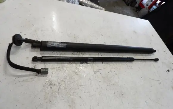 Jeep Grand Cherokee Tailgate/trunk strut/damper
