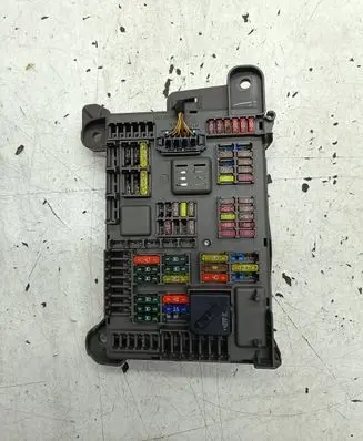 BMW X6 E71 Fuse module 67700731040101 67700731 B010105300