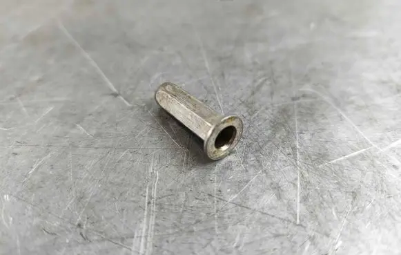 Mercedes-Benz C W205 Nuts/bolts a2019900558
