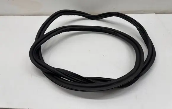 Mercedes-Benz C W206 Trunk rubber seal (body) 