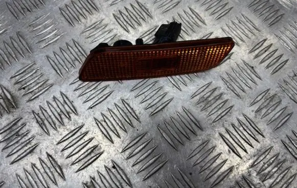 Mazda 323 F Front reflector 125130B
