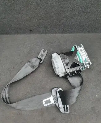 Rear seatbelt