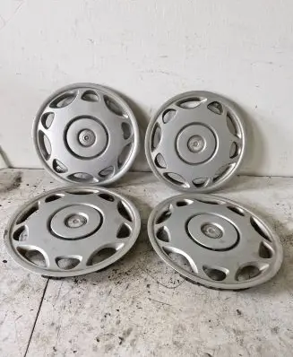 BMW 3 E36 R15 wheel hub/cap/trim 36131180104
