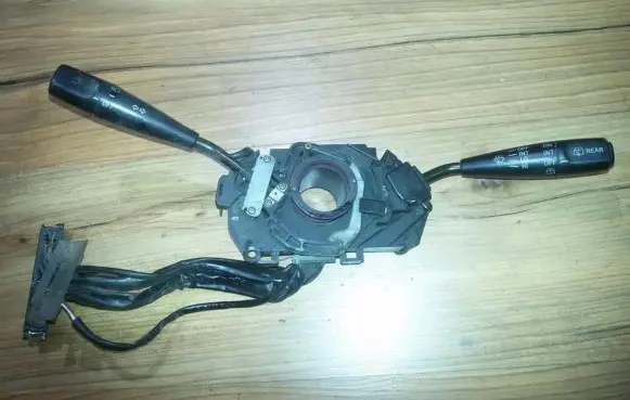 Toyota Camry Wiper turn signal indicator stalk/switch c14cv318