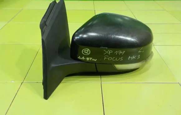 Ford Focus Front door electric wing mirror LEWE XP171