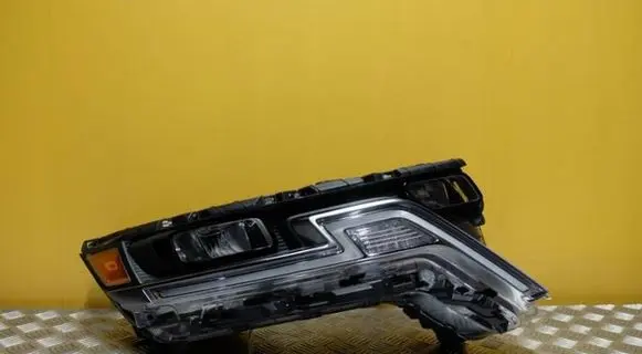 KIA Carnival Headlight/headlamp 92102-R0 1430