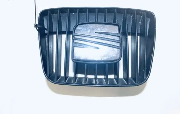 Seat Ibiza II (6k) Front grill 6K0853654D