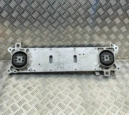 Peugeot 3008 III Engine mounting bracket 9840719280