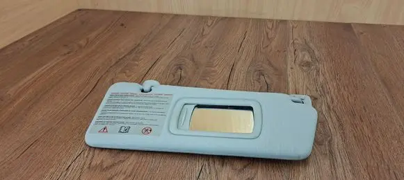 Sun visor