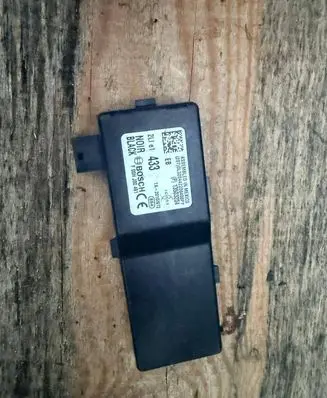 Opel Insignia A Door central lock control unit/module 13503204