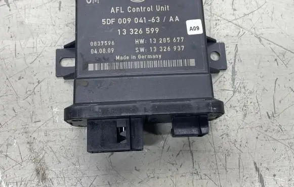 Opel Insignia A Light module LCM 13326599