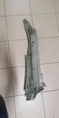 Audi Q7 4L Fender mounting bracket 4L0805157B