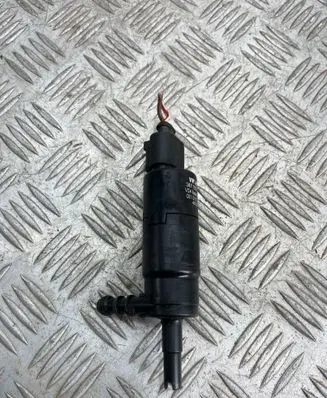 Volkswagen PASSAT B6 Headlight washer pump 3B7955681 0010161